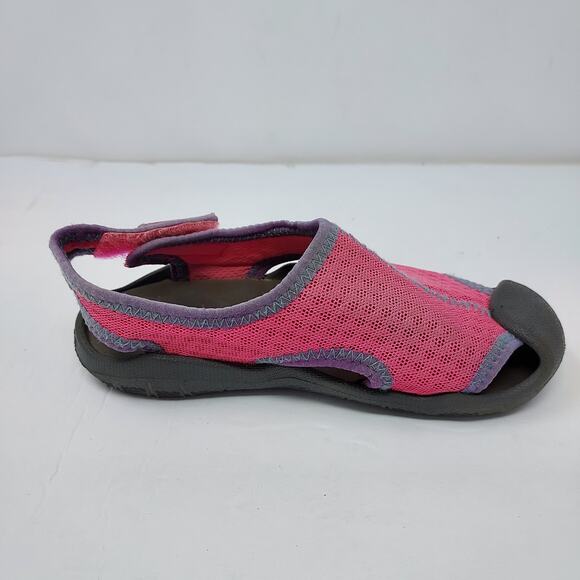 🔴3/$20 Crocs Pink Water Shoes size 11 - Picture 5 of 8